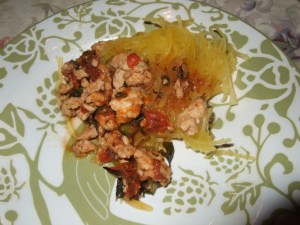 Спагетти из тыквы сквош с соусом по-итальянски 